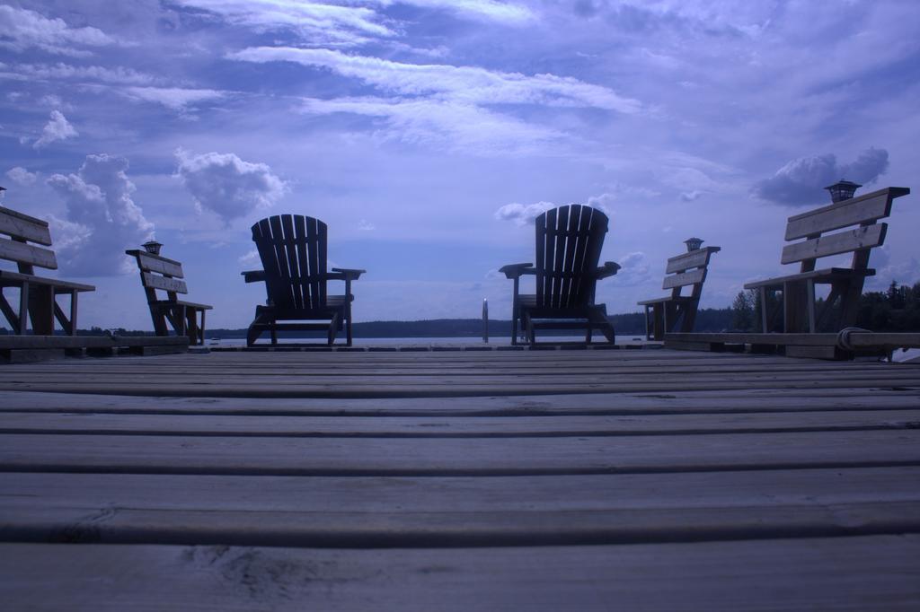 Robert'S Roost Rv Park Resort เควสเนล ภายนอก รูปภาพ